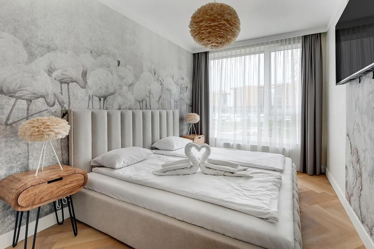 Rentplanet - Apartamenty Chlebova Gdaňsk 3*,